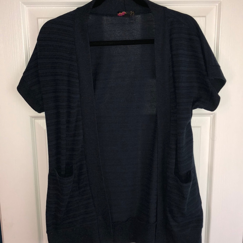 Dark blue short-sleeved cardigan from Forever 21!
